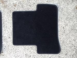 Genuine Mercedes Benz W204 Carpeted Floor Mats Black 08-14-img_3727.jpg