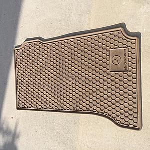 W204 - OEM beige rubber floor mats-2.jpg