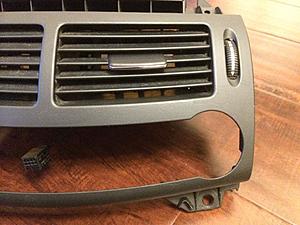 W211 06-09 Center Vent-62dce4b9-7ba5-495f-b2cf-cde3aedf5006.jpg