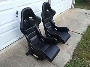 Status Racing Ring Bucket Seats in Carbon Fiber and Leather - Set of 2-8p2cnnb.jpg