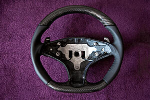 FS: Carbon Fibre Steering Wheel for 08-11 C63 AMG with CF Paddles-6wn1f8b.jpg