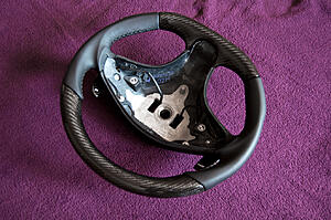 FS: Carbon Fibre Steering Wheel for 08-11 C63 AMG with CF Paddles-bkpwvzw.jpg