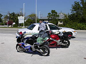01 GSXR  1000 vs S 55-picture-103.jpg