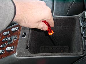 help please - how to remove ashtray from center console-04.jpg