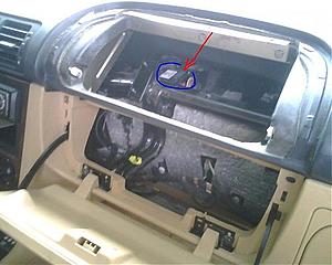 ML320 Heater won't work?-blend-door-actuatorphoto.jpg