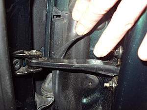 HOW TO CHANGE MERC ML 163 FRONT DOOR SPEAKER WIRES-dsc02698.jpg