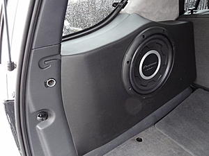 Fiberglass sub enclosure with custom hand made carbon fiber interior-dsc01920.jpg