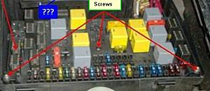 ML 500 electrical power loss cluster/gauges-fuse-box-screws.jpg