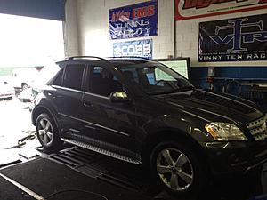 RennTech ecu upgrade/Dyno for the 2010 ML350-side-shot-ml-dyno.jpg