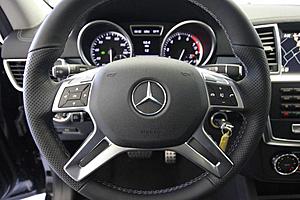 2012 ML350 - Black Sports Interior - Pic's-sportsinteriorstwheel.jpg