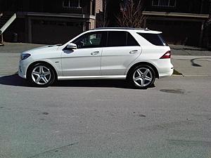 Question about AMG styling (Canada) and running boards.....-img01195-20120325-1350.jpg