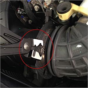 Changing ML350 (W166) engine air filter (3.5L V6 gas engine)-inlet-clamp.jpg