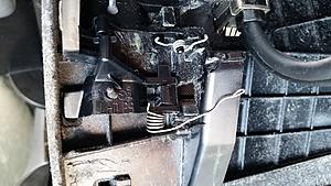 Arm Rest Compartment Center Console Removal-20170810_111213.jpg