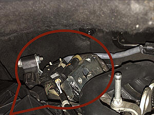some oil in 2 spots, normal or problem?-photo310.jpg