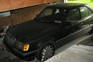 Mercedes 1990 300E, grey- 00-frontanglsm.jpg