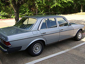 FS: 1984 300D 130,000 miles-rrquarter.jpg