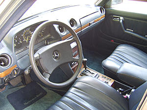 FS: 1984 300D 130,000 miles-int.jpg