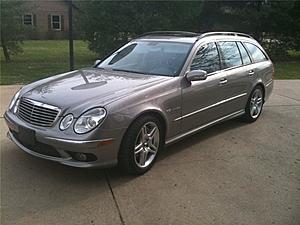 FS/FT 2005 E55 Estate WAGON-3rd row seats-front-corner-shot.jpg