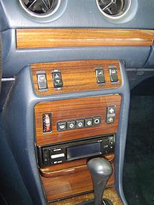 FS: 1984 300D 130,000 miles-console.jpg