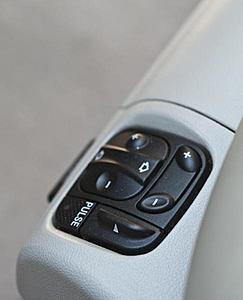 FS: 2006 S55 AMG K OBO-car11-06-amg-035-seat-controls-lr.jpg