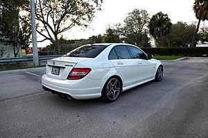 FS: 2009 C63 | White | Awesome-img_0330.jpg