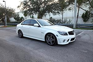 FS: 2009 C63 | White | Awesome-img_0333.jpg