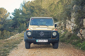 1983 Mercedes-Benz 280GE (Dealer)-front_2.jpg