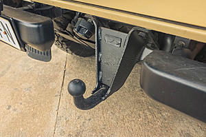 1983 Mercedes-Benz 280GE (Dealer)-trailer_hitch.jpg