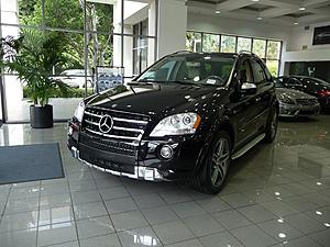 looking for pics of a black ML63 2009-ml63-front1.jpg