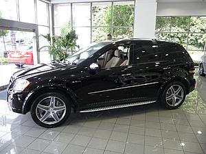 looking for pics of a black ML63 2009-ml63side.jpg