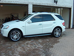GUYS WHO HAS PiCTURES OF A WIGHT 2009 ML63 JUST POST iT ^^ PLEASE >>>>>>>>>>>>>>>>>>>-fe5bd1a2.jpg