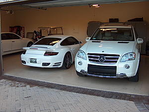 GUYS WHO HAS PiCTURES OF A WIGHT 2009 ML63 JUST POST iT ^^ PLEASE >>>>>>>>>>>>>>>>>>>-b4617ea4.jpg