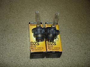 FS- Philips D2S 4300K HID Bulbs (2)-dsc07608.jpg