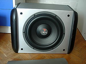 F.S: focal 27v2 in focal sealed box and Zapco Amp-focal.jpg