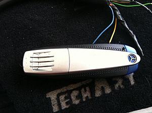 MB Bluetooth Puck- B67875878-bluetooth.jpg