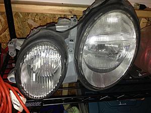 W208 Oem Headlights, tailights, CD changer-light1.jpg