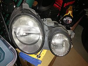 W208 Oem Headlights, tailights, CD changer-light2.jpg
