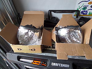 FS: W202 Side Marker Lights-sam_1441.jpg