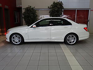 2009 White W204 Mercedes-Benz C350 CDi - Weekend Ride-jyakjra.jpg