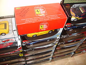 FS:  large collection of FERRARI 1:18 scale HW diecast cars-1-18-sale-002.jpg
