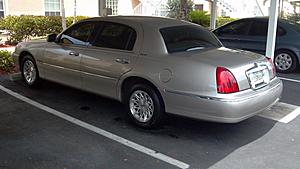 Lincoln Towncar signature series-2013-04-22_12-47-30_579.jpg