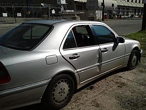 Parting out 99 C280 (W202)-2012-08-18-16.39.50.jpg