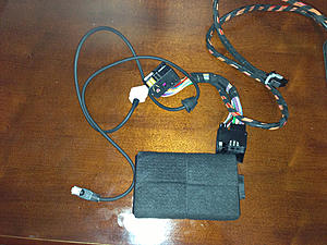W203 OEM iPod Kit-photo.jpg