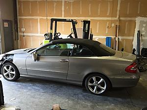 W209 Mercedes CLK320 Cabriolet complete car part out-image.jpeg
