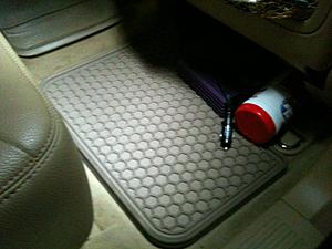 2012 R350 3rd row OEM all-season floor mat (7-passenger option)-second-row-floormat.jpg