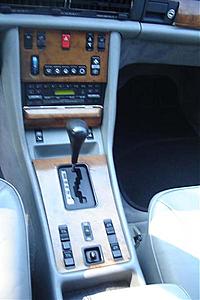 FS: 1985 500sel-center-console.jpg