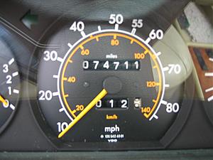 selling my low mile pristine 380 SEL-odometer.jpg
