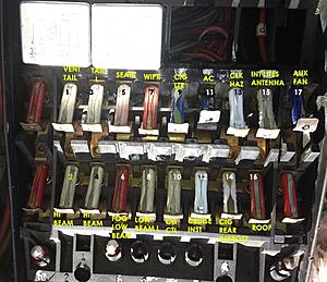 1984 300SD (W126) Electrics-fuse-block-labeled-84-300sd.jpg