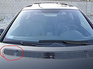 2004 S430 Water in floor board-water.jpg