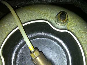 2001 s430 airmatic problem,front sitting low and small cracks on strut tops-front-right.jpg